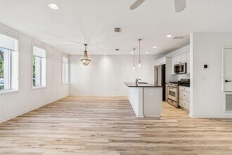 1685 Laurel St in Sarasota, FL - Building Photo - Building Photo