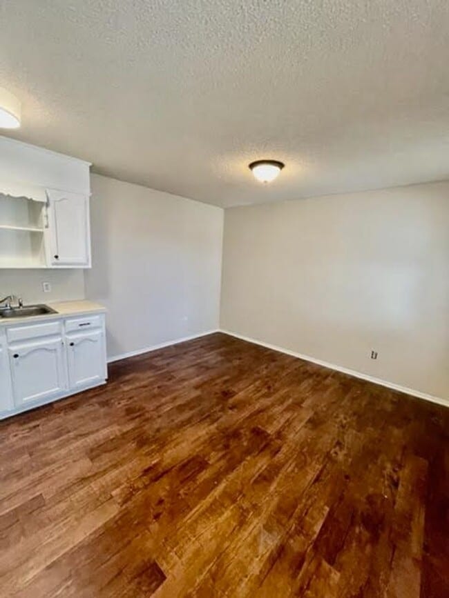 2205 Kirby Lee St in Woodway, TX - Building Photo - Building Photo