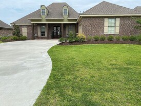 6110 Myrtle Bay Wy in Lake Charles, LA - Building Photo