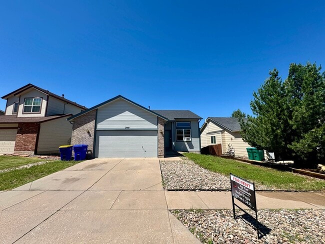 7141 Grand Prairie Dr in Colorado Springs, CO - Building Photo - Building Photo
