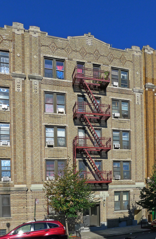 3122 42nd St in Astoria, NY - Building Photo - Building Photo