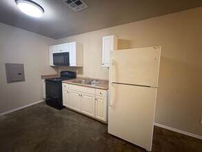 1429 Summers St in Shreveport, LA - Building Photo - Building Photo