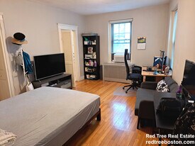 64 Queensberry St, Unit 210 in Boston, MA - Building Photo