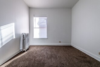 5854 S Michigan Ave Chicago, IL 60637 in Chicago, IL - Foto de edificio - Building Photo