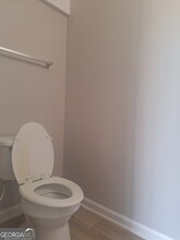 5646 One Lake Way in College Park, GA - Building Photo - Building Photo