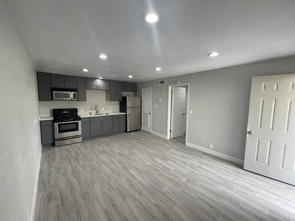 3719 Hazelwood St in Las Vegas, NV - Building Photo