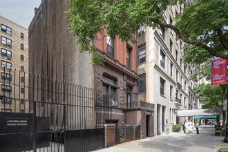 72 E 86th St in New York, NY - Building Photo - Building Photo