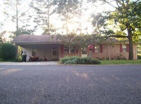 2317 Glenvale Rd in Jacksonville, AL - Building Photo
