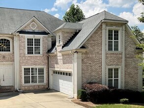 5571 Boreal Way SW in Atlanta, GA - Foto de edificio - Building Photo