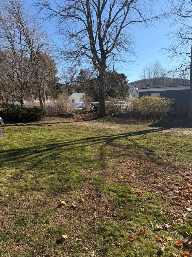 15 Parsons St, Unit 11 in Easthampton, MA - Building Photo - Building Photo