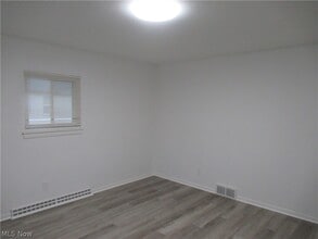 1811 E 298th St in Wickliffe, OH - Building Photo - Building Photo