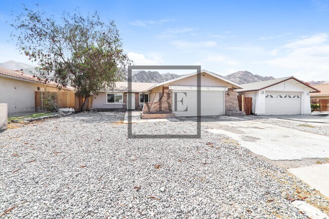 52305 Avenida Carranza in La Quinta, CA - Building Photo - Building Photo