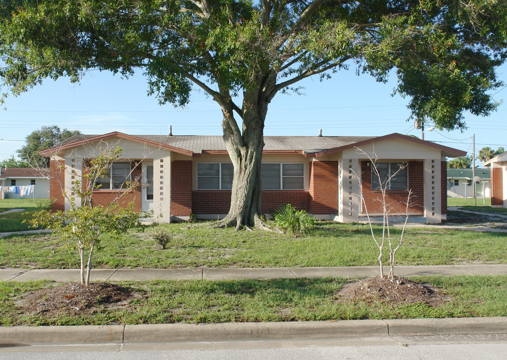 609-611 Temple St in Cocoa, FL - Building Photo