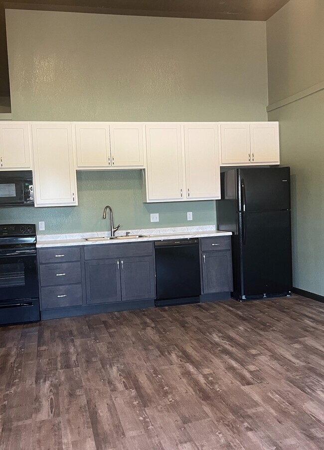 property at 115 W Van Buren St
