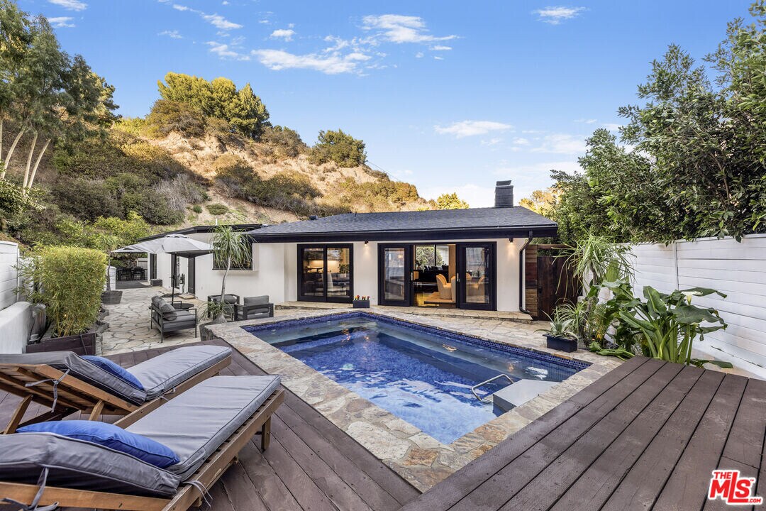 9596 Shirley Ln in Beverly Hills, CA - Building Photo