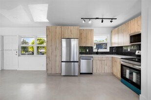5195 NE 18th Ave in Fort Lauderdale, FL - Building Photo