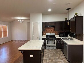 15004 Antique Finish Dr in Pflugerville, TX - Building Photo - Building Photo