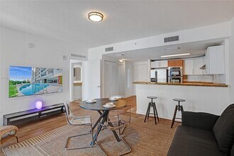170 SE 14th St in Miami, FL - Building Photo - Building Photo
