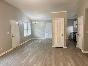 110 Wedgewood Walk in Griffin, GA - Building Photo - Building Photo