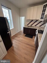 867 N 50th St in Philadelphia, PA - Building Photo