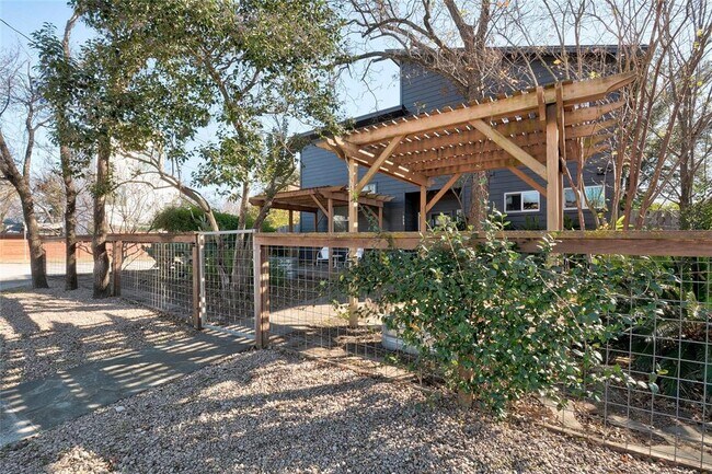 2009 E 14th St in Austin, TX - Building Photo - Building Photo