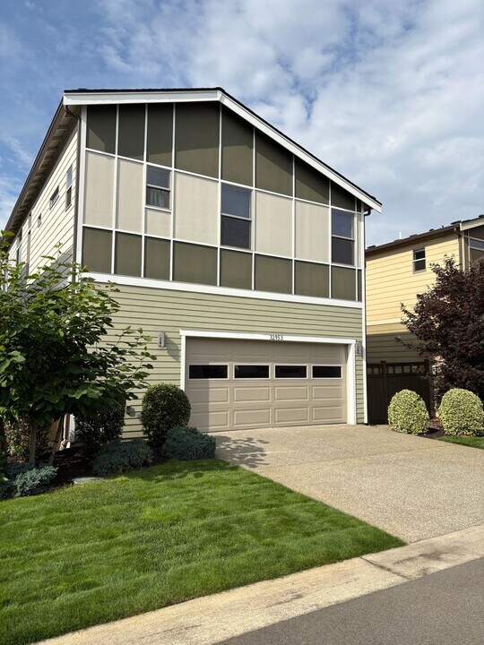 32953 Skyline Ln in Black Diamond, WA - Building Photo