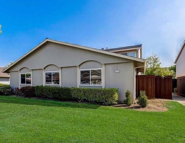 295 Rio Verde Pl in Milpitas, CA - Building Photo - Building Photo