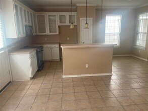 5815 Vinemont Ln in Houston, TX - Building Photo - Building Photo