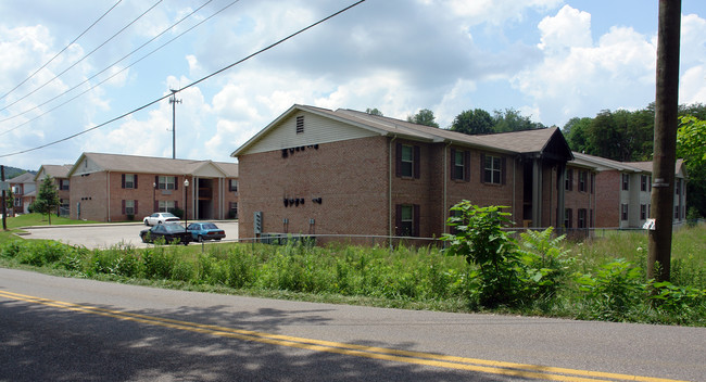 Perkins Parke Apartments in Charleston, WV - Building Photo - Building Photo