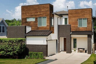 1004 Meriden Ln in Austin, TX - Building Photo - Building Photo