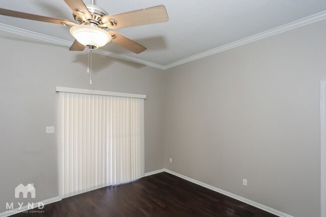 521 Pleasant Valley Dr in Burleson, TX - Building Photo - Building Photo
