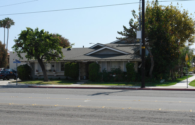 16612 Goldenwest St in Huntington Beach, CA - Building Photo - Building Photo