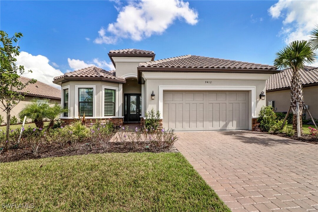 9412 Montelanico Loop in Naples, FL - Building Photo