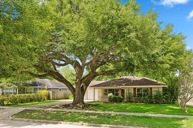 property at 5610 Evergreen St