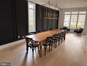 153 Quincy St in Chevy Chase, MD - Foto de edificio - Building Photo