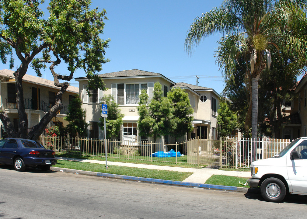 1952 Pine Ave in Long Beach, CA - Building Photo