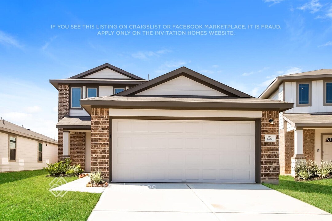 10747 Sunlit St in Cut And Shoot, TX - Building Photo