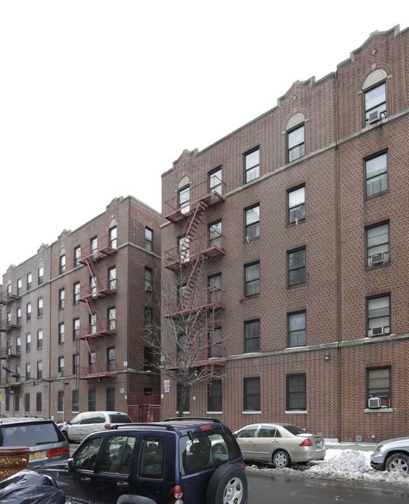 1985 Creston Ave in Bronx, NY - Foto de edificio