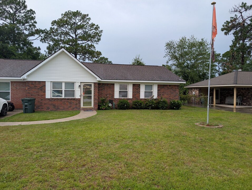 622 Slade St in Hinesville, GA - Building Photo