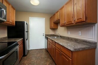56 Village Brook Ln, Unit 7 in Natick, MA - Building Photo - Building Photo