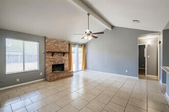 10822 White Oak Bend Dr in Houston, TX - Building Photo - Building Photo
