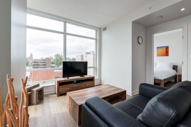 202-214 14 Ave SW in Calgary, AB - Building Photo - Building Photo