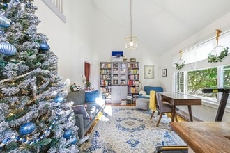 6 Montaup Rd in Sharon, MA - Building Photo - Building Photo