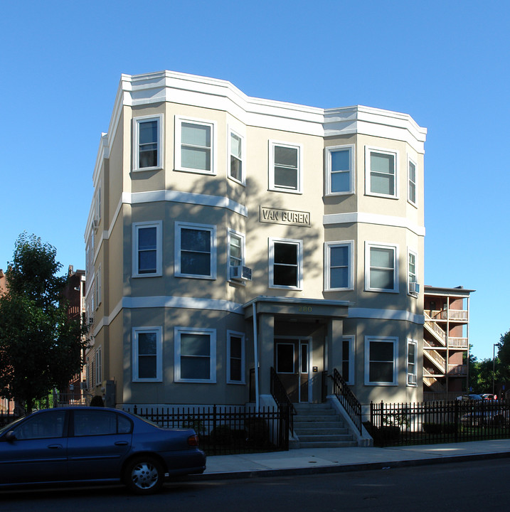 Van Buren in Springfield, MA - Foto de edificio