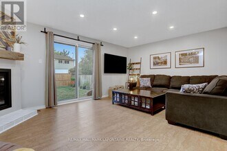 18 Vanessa Terrace in Ottawa, ON - Building Photo - Building Photo