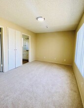 Granada Apartments in Hawthorne, CA - Building Photo - Building Photo