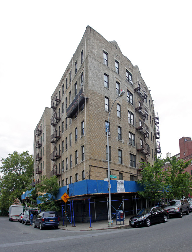 38-40 Featherbed Ln in Bronx, NY - Building Photo - Building Photo