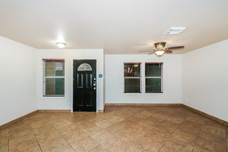 5027 Oak Briar Ln in Rosenberg, TX - Building Photo - Building Photo