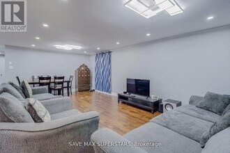 27 Maitland Dr in Barrie, ON - Building Photo - Building Photo