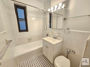 Studio Apartment in Gramercy Park | 4th Fl in New York, NY - Building Photo - Building Photo